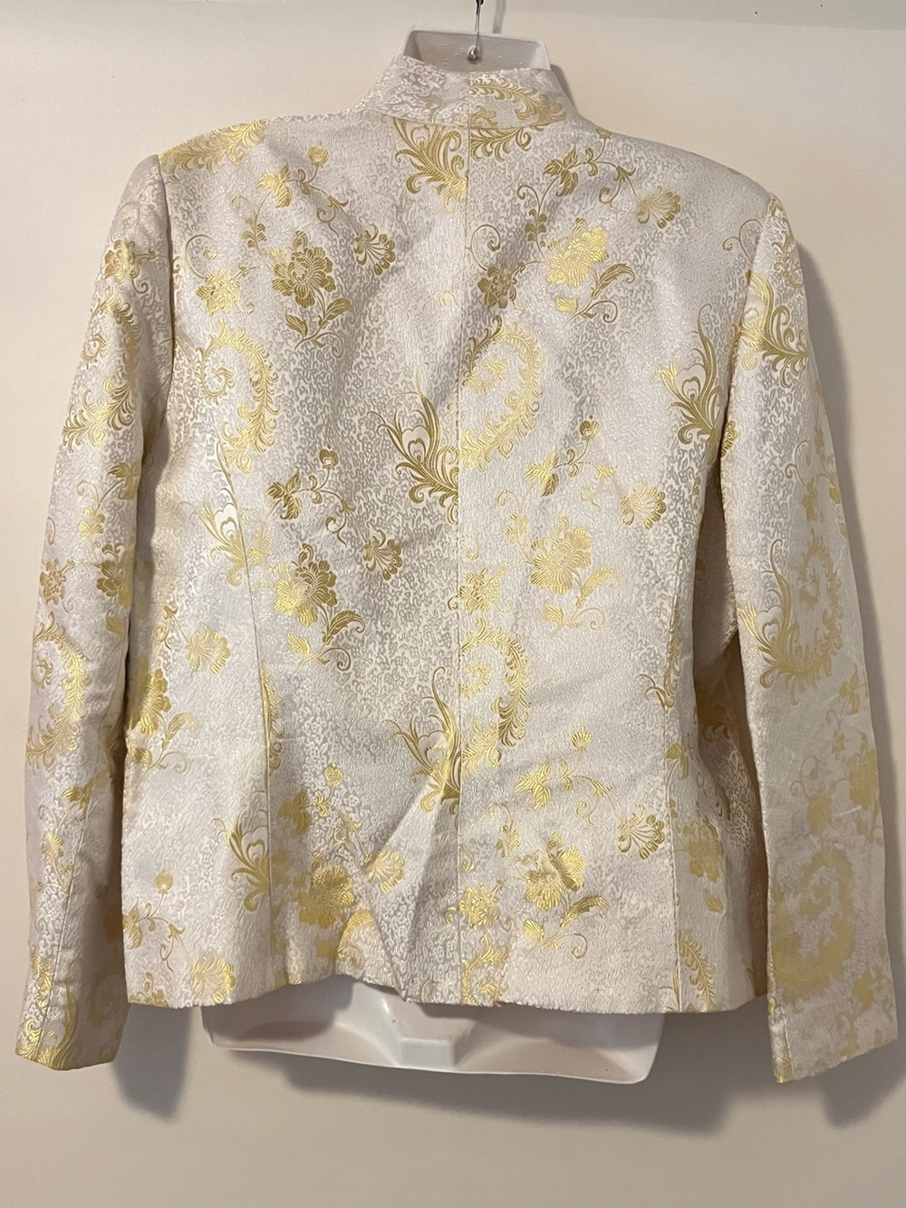 Flores & Flores Women’s Gold & White Floral Brocade Scroll Open Front Blazer 14 - Picture 4 of 8